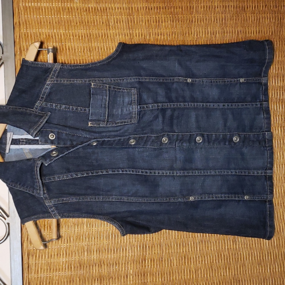 Chicos blue jean Shirt vest,womens size S.